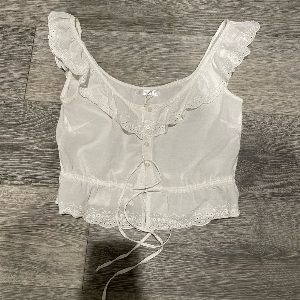 Cute Kitteny white top. S size cotton never worn